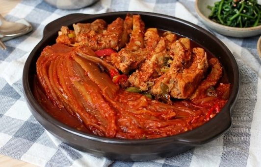 묵은지 등갈비찜 정식